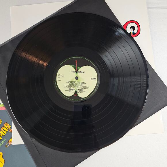 The Beatles Yellow Submarine LP 33 RPM Digitally Remastered 2009 - Picture 5 of 13